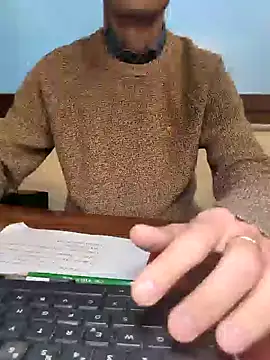 Snapshot of AvvocatoPorco chatting on 10.20.25 AvvocatoPorco online show from 10.20.25