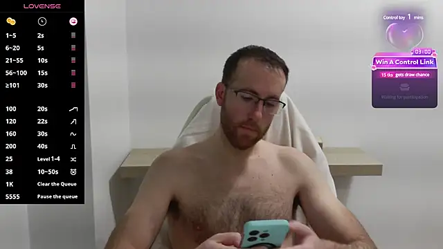 Snapshot of machohiberiko chatting on 02.08.25 machohiberiko online show from 02.08.25