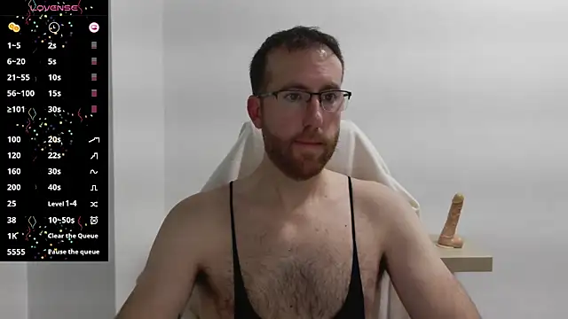 Snapshot of machohiberiko chatting on 02.13.25 machohiberiko online show from 02.13.25