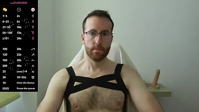 Snapshot of machohiberiko chatting on 02.23.25 machohiberiko online show from 02.23.25