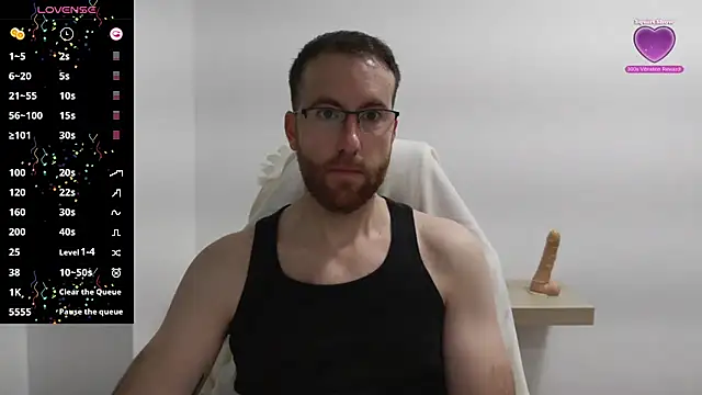 Snapshot of machohiberiko chatting on 03.09.25 machohiberiko online show from 03.09.25