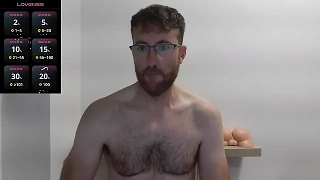 Snapshot of machohiberiko chatting on 10.14.25 machohiberiko online show from 10.14.25