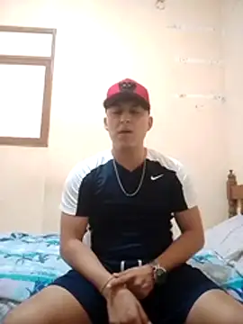 Snapshot of LuisMex1998 chatting on 10.25.25 LuisMex1998 online show from 10.25.25