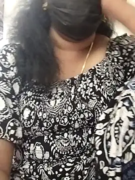 Snapshot of Tamil_Aathira chatting on 03.08.25 Tamil Aathira online show from 03.08.25