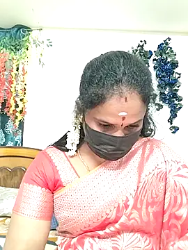 Snapshot of Tamil_Aathira chatting on 10.05.25 Tamil Aathira online show from 10.05.25