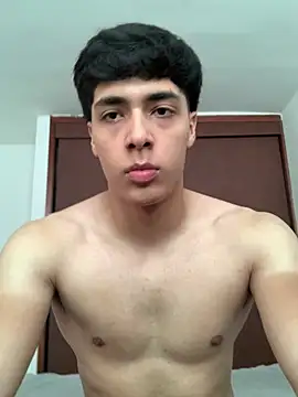 Snapshot of max_ryderr chatting on 01.28.25 max ryderr online show from 01.28.25