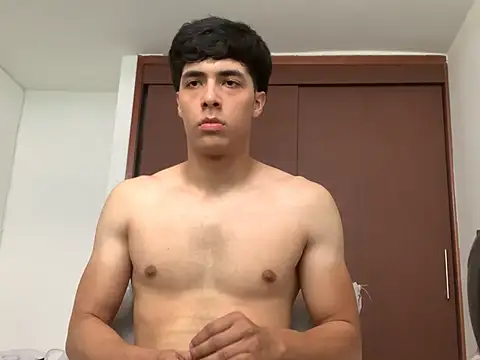 Snapshot of max_ryderr chatting on 02.04.25 max ryderr online show from 02.04.25