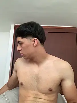 Snapshot of max_ryderr chatting on 02.06.25 max ryderr online show from 02.06.25