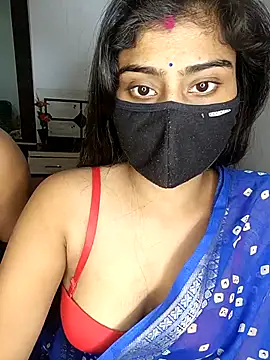 Snapshot of Love-N chatting on 11.13.25 Love-N online show from 11.13.25