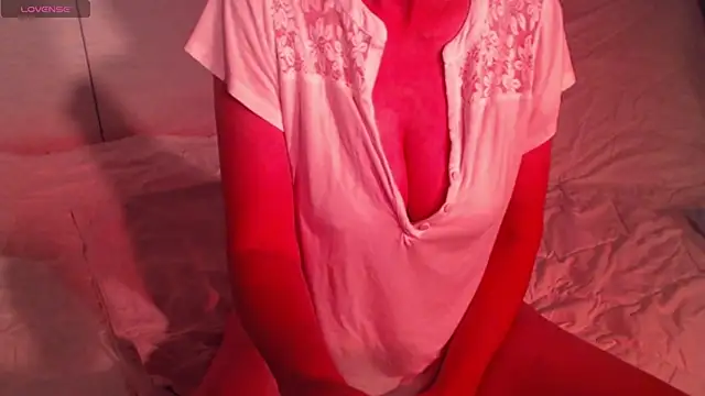 Snapshot of sweetchani666 chatting on 10.12.25 sweetchani666 online show from 10.12.25