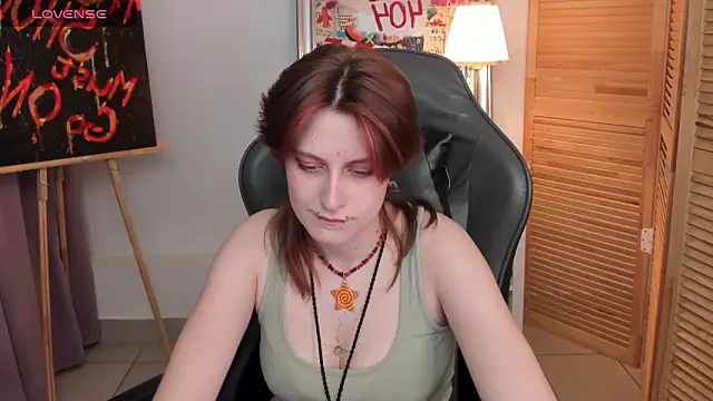 Snapshot of Jiffyyo chatting on 02.04.25 Jiffyyo online show from 02.04.25