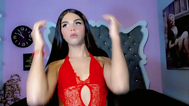 Snapshot of CamiiGarcia chatting on 02.12.25 CamiiGarcia online show from 02.12.25