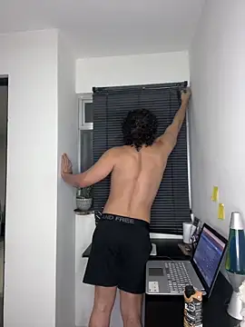 Snapshot of ttylloserxxx chatting on 01.24.25 ttylloserxxx online show from 01.24.25