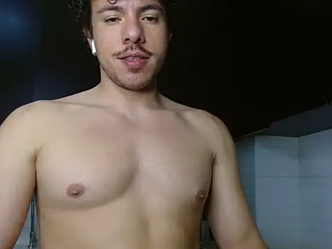 Snapshot of ttylloserxxx chatting on 03.01.25 ttylloserxxx online show from 03.01.25