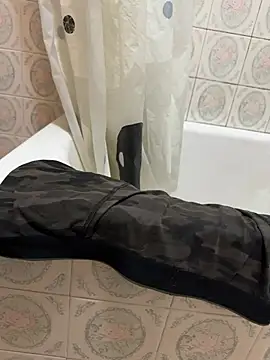 Snapshot of danycorrerse chatting on 01.28.25 danycorrerse online show from 01.28.25