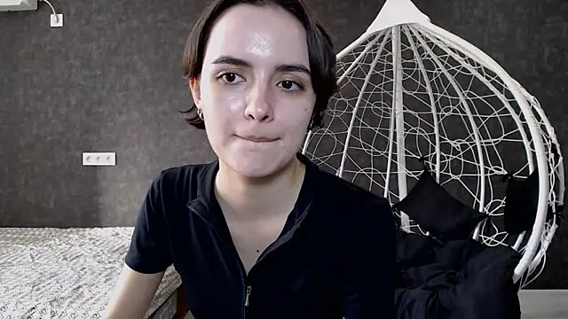 Snapshot of AmelieBanshee chatting on 10.14.25 AmelieBanshee online show from 10.14.25