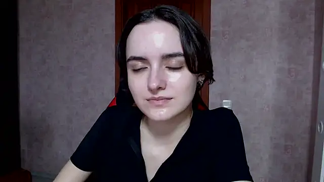 Snapshot of AmelieBanshee chatting on 10.30.25 AmelieBanshee online show from 10.30.25