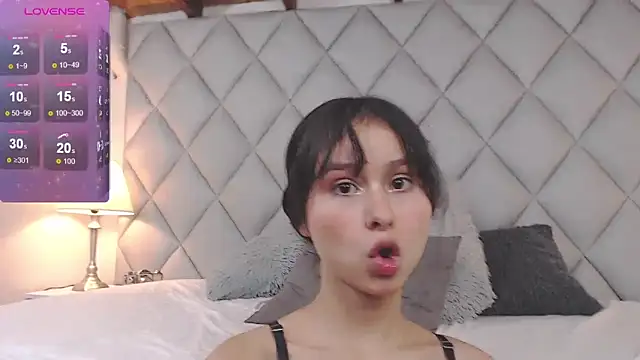 Snapshot of LalyCastro chatting on 02.25.25 LalyCastro online show from 02.25.25