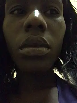 Snapshot of cutee2000 chatting on 02.18.25 cutee2000 online show from 02.18.25