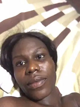 Snapshot of cutee2000 chatting on 02.19.25 cutee2000 online show from 02.19.25