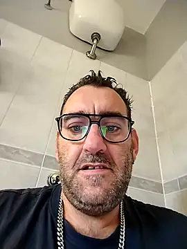 Snapshot of Hardasanut chatting on 10.11.25 Hardasanut online show from 10.11.25