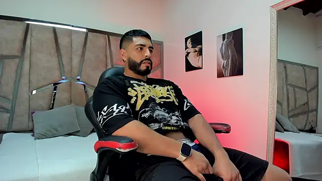 Snapshot of LeandroRusso chatting on 02.09.25 LeandroRusso online show from 02.09.25