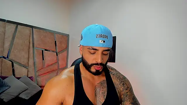 Snapshot of LeandroRusso chatting on 03.06.25 LeandroRusso online show from 03.06.25