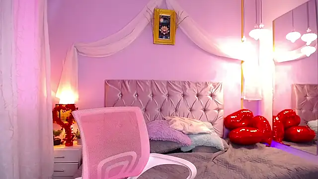 Snapshot of LeilaRasi chatting on 02.20.25 LeilaRasi online show from 02.20.25