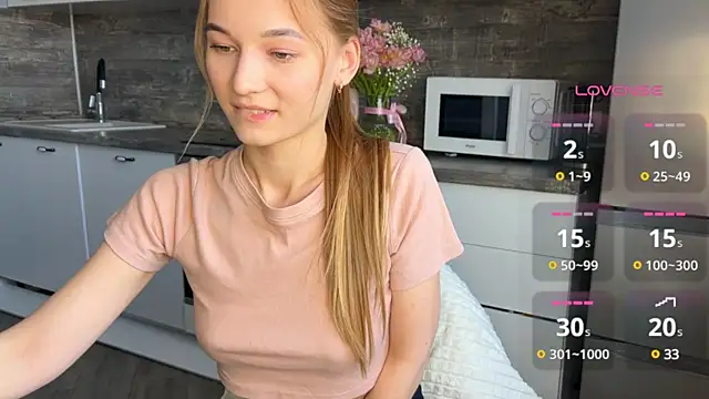 Snapshot of maria_plaudice chatting on 03.13.25 maria plaudice online show from 03.13.25