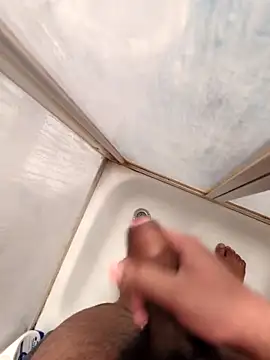 Snapshot of Heavy_Daddyy chatting on 03.15.25 Heavy Daddyy online show from 03.15.25