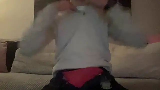 Snapshot of bullyboyy chatting on 01.28.25 bullyboyy online show from 01.28.25