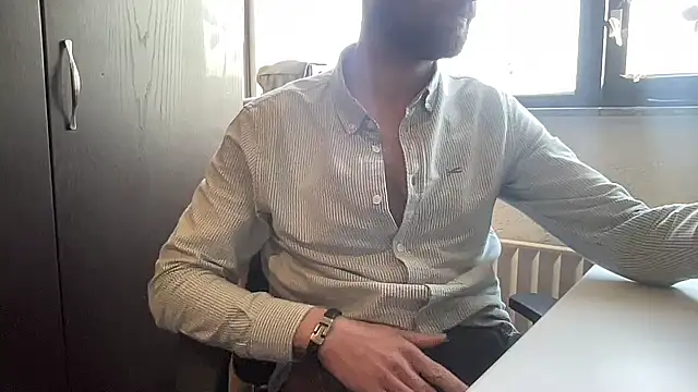 Snapshot of bullyboyy chatting on 02.17.25 bullyboyy online show from 02.17.25