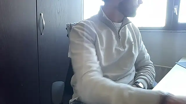 Snapshot of bullyboyy chatting on 03.17.25 bullyboyy online show from 03.17.25