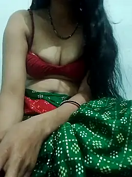 Snapshot of saaniya chatting on 02.14.25 saaniya online show from 02.14.25