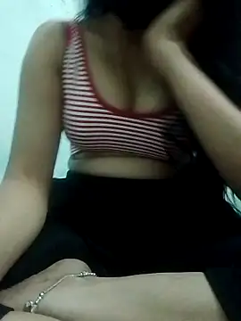 Snapshot of saaniya chatting on 02.27.25 saaniya online show from 02.27.25