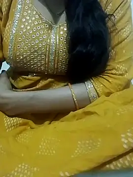 Snapshot of saaniya chatting on 10.17.25 saaniya online show from 10.17.25