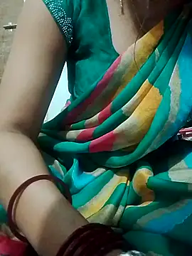 Snapshot of saaniya chatting on 11.13.25 saaniya online show from 11.13.25