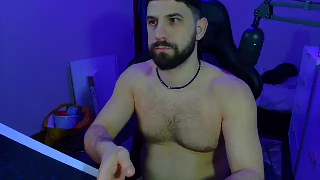 Snapshot of lucas_kazimm chatting on 03.04.25 lucas kazimm online show from 03.04.25