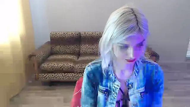 Snapshot of SexyBeatriice chatting on 02.15.25 SexyBeatriice online show from 02.15.25
