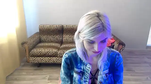 Snapshot of SexyBeatriice chatting on 02.22.25 SexyBeatriice online show from 02.22.25