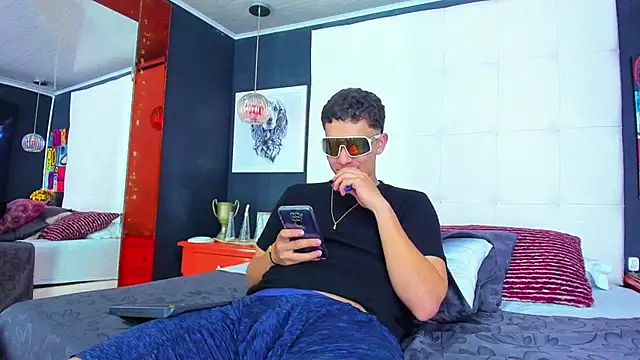 Snapshot of Thomas_May4rs chatting on 03.13.25 Thomas May4rs online show from 03.13.25