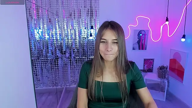 Snapshot of CharmBianca chatting on 02.15.25 CharmBianca online show from 02.15.25