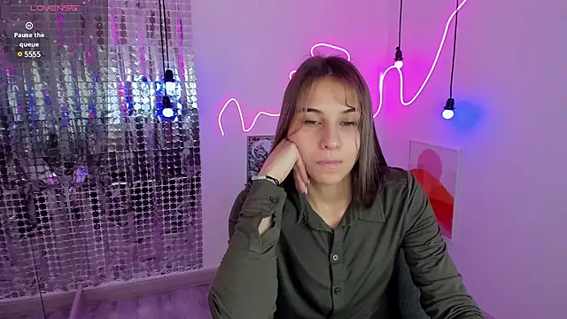 Snapshot of CharmBianca chatting on 02.16.25 CharmBianca online show from 02.16.25