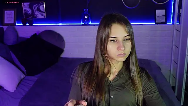 Snapshot of CharmBianca chatting on 02.19.25 CharmBianca online show from 02.19.25