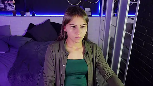 Snapshot of CharmBianca chatting on 02.23.25 CharmBianca online show from 02.23.25