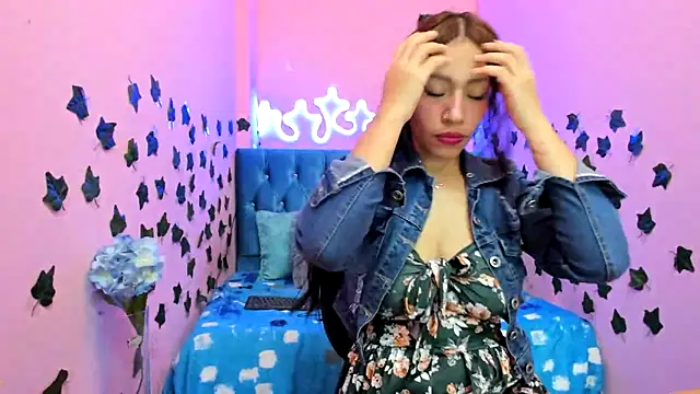 Snapshot of IZZY_BEAUTIFUL chatting on 03.14.25 IZZY BEAUTIFUL online show from 03.14.25