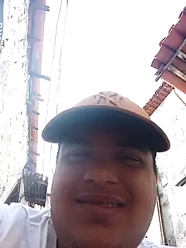 Snapshot of GordinPF chatting on 10.28.25 GordinPF online show from 10.28.25