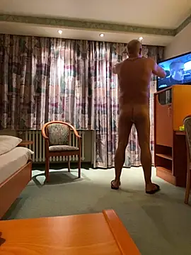 Snapshot of BOOTS chatting on 12.11.24 BOOTS online show from 12.11.24