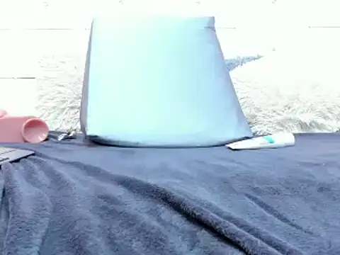 Snapshot of DayannaBronx chatting on 02.21.25 DayannaBronx online show from 02.21.25