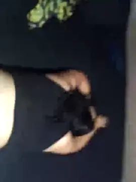 Snapshot of luisfff2020 chatting on 11.03.25 luisfff2020 online show from 11.03.25